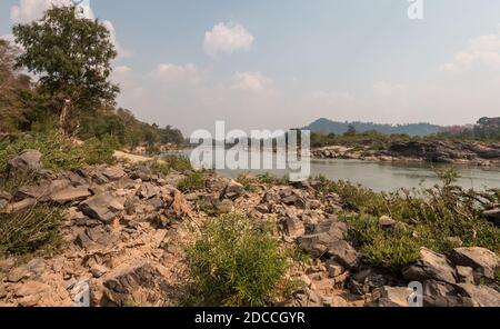 voyager au laos, Reise nach laos dans les 4000 iles au sud du laos. Lieu les plus touristiques du laos. Beaucoup de Backpacker si retrouvent. Stockfoto