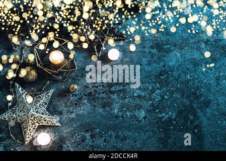 Weihnachten Hintergrund Sterne, Kerzen und Lichter Dekoration Stockfoto