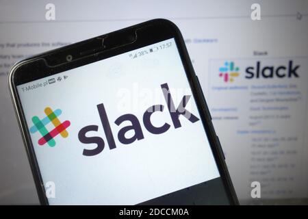 KONSKIE, POLEN - 18. August 2019: Slack-Logo auf dem Handy angezeigt Stockfoto