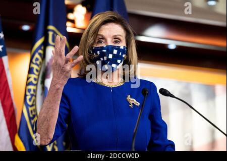 Washington, DC, USA. November 2020. 20. November 2020 - Washington, DC, USA: House Speaker NANCY PELOSI (D-CA) spricht auf ihrer wöchentlichen Pressekonferenz. Quelle: Michael Brochstein/ZUMA Wire/Alamy Live News Stockfoto