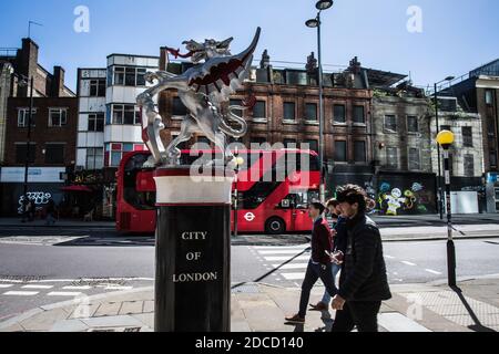 Der Londoner City Dragon Grenzmarkierungen bei Norton Folgate auf Bishopsgate, London, UK Stockfoto