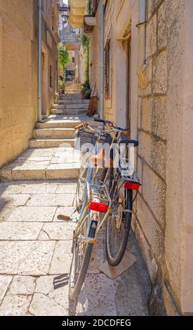 Korcula - Die eine ailse der Altstadt. Stockfoto