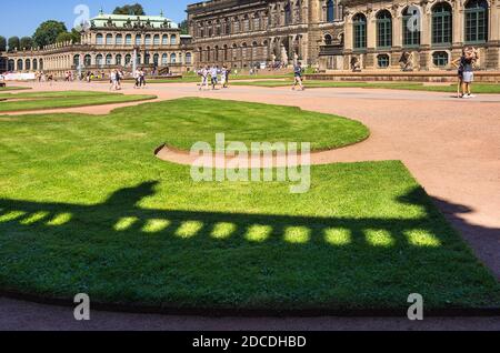 Landschaftliche Eindrücke aus dem Innenhof des Zwinger-Schlosses, Dresden, Sachsen, Deutschland. Stockfoto