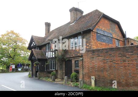 King Henry VIII Country Pub im Dorf Hever in Kent, Stammhaus von Anne Boleyn, Henrys zweiter Ehefrau, in England, Großbritannien Stockfoto