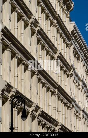 Gebäudefassaden an der Greene Street, SoHo Cast Iron Historic District, NYC Stockfoto