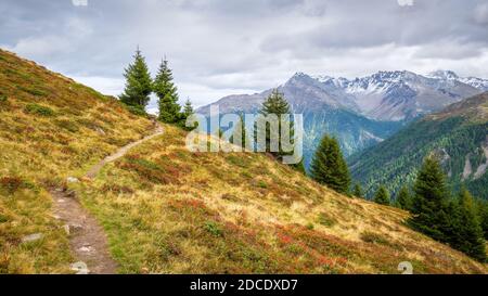 Im vinschgau in der Region Südtirol gibt es wunderschöne Berge wie die Ortler-Gruppe Stockfoto