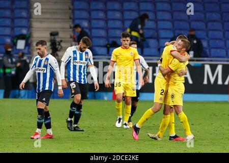 Barcelona, Spanien. November 2020. Die Spieler des FC Girona feiern ein Tor während des Liga SmartBank-Spiels zwischen RCD Espanyol und gegen den FC Girona im RCD-Stadion in Barcelona, Spanien. Quelle: David Ramirez/DAX/ZUMA Wire/Alamy Live News Stockfoto