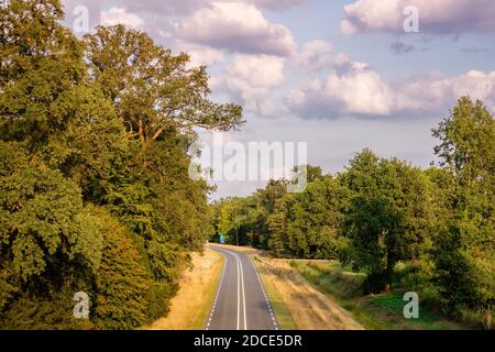 Die N346 ist eine 45 Kilometer lange niederländische Provinzstraße Das Hotel liegt in den Provinzen Gelderland und Overijssel zwischen der Städte Zutphen und Hengelo Stockfoto