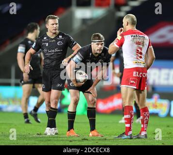 20. November 2020; Totally Wicked Stadium, Saint Helens, Merseyside, England; Betfred Super League Playoff Rugby, Saint Helens Saints gegen Catalan Dragons; Remi Casty von Catalan Dragons hält den Ball Kredit: Action Plus Sports Images/Alamy Live News Stockfoto