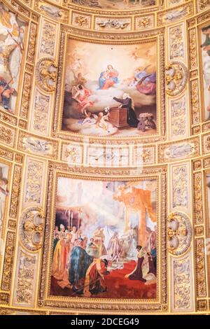 Die Decke der Basilika Sant'Andrea della Valle in Rom Italien Stockfoto