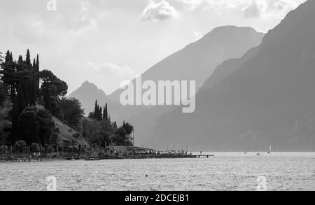 Malcesine - Lago di Garda im Abendlicht. Stockfoto