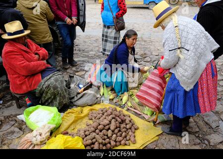 Peru Sacred Valley Ollantaytambo - traditioneller Inka-Markt in Ollantaytambo Dorf Stockfoto