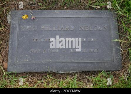 Los Angeles, Kalifornien, USA 19. November 2020 EIN allgemeiner Blick auf die Atmosphäre des Grabes von Sänger Ricky Nelson im Forest Lawn Memorial Park Hollywood Hills am 19. November 2020 in Los Angeles, Kalifornien, USA. Foto von Barry King/Alamy Stockfoto Stockfoto