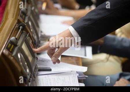 KIEW, UKRAINE - 29. August 2019: Arbeitsmomente während der Sitzung der Werchowna Rada der Ukraine der neunten Einberufung Stockfoto