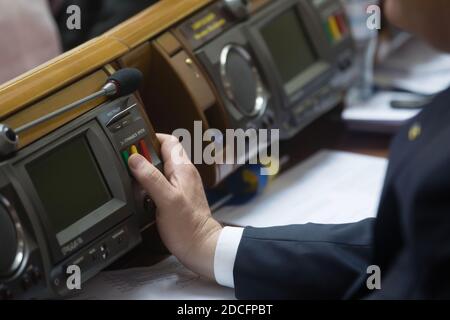 KIEW, UKRAINE - 29. August 2019: Arbeitsmomente während der Sitzung der Werchowna Rada der Ukraine der neunten Einberufung Stockfoto