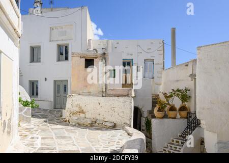 Traditionelle griechische Architektur in Lefkes Dorf auf Paros Insel, Kykladen, Griechenland Stockfoto