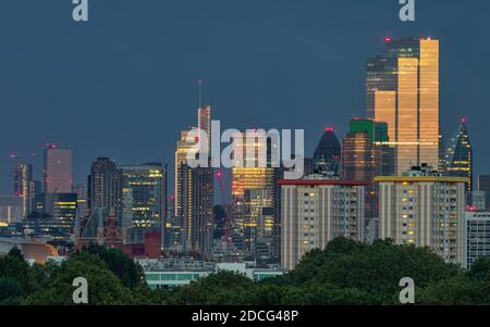 Die Panorama-Skyline der Stadt London und weiter Von Primrose Hill entfernt Stockfoto