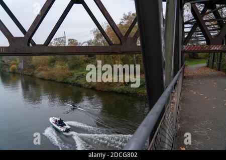 Der Rhein-Herne-Kanal in Oberhausen, Ruderboot, Training, NRW, Deutschland, Stockfoto