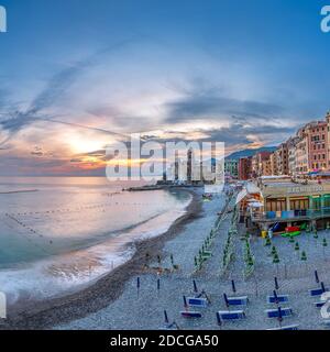 Camogli ist ein Fischerdorf Urlaubsort auf der Westseite der Halbinsel Portofino, auf dem Golfo Paradiso in der Riviera di Levante Stockfoto