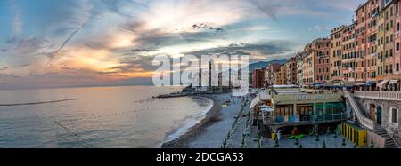 Camogli ist ein Fischerdorf Urlaubsort auf der Westseite der Halbinsel Portofino, auf dem Golfo Paradiso in der Riviera di Levante Stockfoto