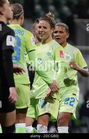 Svenja Huth ( #10 Wolfsburg ) beim Flyeralarm Frauenbundesliga-Spiel zwischen VfL Wolfsburg und Eintracht Frankfurt am AOK-Stadion in Wolfsburg. Julia Kneissl/SPP Stockfoto