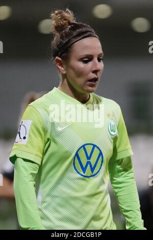 Svenja Huth ( #10 Wolfsburg ) beim Flyeralarm Frauenbundesliga-Spiel zwischen VfL Wolfsburg und Eintracht Frankfurt am AOK-Stadion in Wolfsburg. Julia Kneissl/SPP Stockfoto