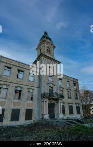 Wandlitz, Brandenburg, Gemany - 16. februar 2019: Ruinen der historischen Dammsmühle bei Wandlitz in Brandenburg, Deutschland Stockfoto