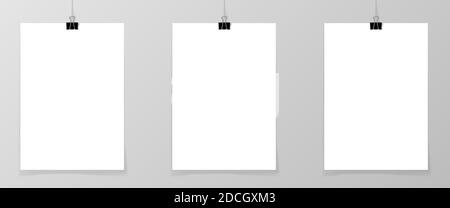 Set von 2 blanken Plakaten, die an einem Faden mit schwarzen Clipsan einer Wand als minimalistisches Stil Portfolio hängen, Galerie Präsentationskonzept. 3d-Illustration Stock Vektor