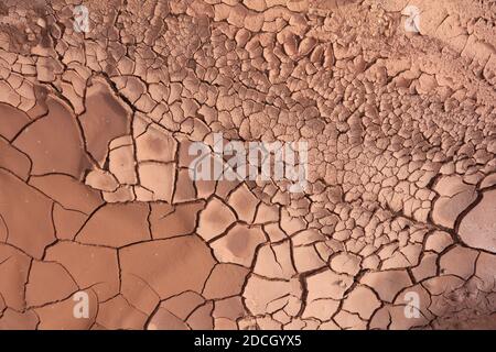 Der Capitol Reef National Park befindet sich in der Mitte des 100 Meilen langen Waterpocket Fold, der zu einer der schönsten Landschaften der USA erodiert wurde. Stockfoto