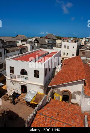 Hochwinkelansicht der Altstadt mit Steinhäusern, Lamu County, Lamu, Kenia Stockfoto