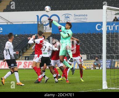 Liberty Stadium, Swansea, Glamorgan, Großbritannien. November 2020. English Football League Championship Football, Swansea City gegen Rotherham United; Jamal Blackman von Rotherham United schlägt den Ball klar Kredit: Action Plus Sports/Alamy Live News Stockfoto