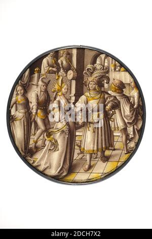 Die weltliche Unterhaltung, Glasscheibe, ca. 1520, Glas, Metall, Durchmesser: 23.5 x 0,5cm 235 x 5mm, Personifikation, Allegorie, Runde Glasscheibe mit Buntglasdarstellung einer Allegorie weltlicher Unterhaltung. In der Mitte links eine Frau in einem langen Gewand und einer speziellen Kopfbedeckung und rechts ein reich gekleideter Mann mit einem Hut voller Federn. Links und rechts ein tanzendes Paar. Charakteristisch sind die Musiker auf dem Balkon, die reichen Kostüme des tanzenden Paares und die Anwesenheit des spöttischen Narren. Hinter den Füßen des Mannes ein kleiner Hund. In Grisaille und silbergelb, in neu Stockfoto