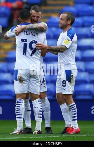 BIRKENHEAD, ENGLAND. 21. NOVEMBER Tranmeres Peter Clarke feiert Scoring um es 2-0 während der Sky Bet League 2 Spiel zwischen Tranmere Rovers und Grimsby Town im Prenton Park, Birkenhead am Samstag, 21. November 2020. (Kredit: Chris Donnelly, MI News) Kredit: MI Nachrichten & Sport /Alamy Live Nachrichten Stockfoto