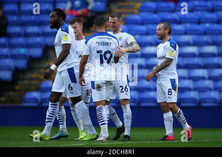 BIRKENHEAD, ENGLAND. 21. NOVEMBER Tranmeres Peter Clarke feiert Scoring um es 2-0 während der Sky Bet League 2 Spiel zwischen Tranmere Rovers und Grimsby Town im Prenton Park, Birkenhead am Samstag, 21. November 2020. (Kredit: Chris Donnelly, MI News) Kredit: MI Nachrichten & Sport /Alamy Live Nachrichten Stockfoto