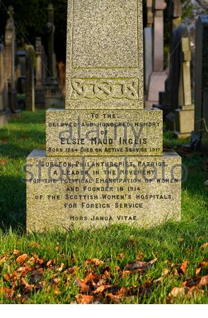 Elsie Inglis, 1864 – 1917, Grabstein auf dem Dean Friedhof, Ärztin, Chirurgen, Lehrerin und Gründerin des Scottish Women's Hospitals, Edinburgh Stockfoto