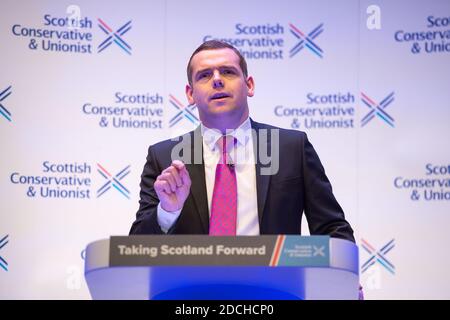 Perth, Schottland, Großbritannien. 21. November 2020. Im Bild: Douglas Ross MP hält eine abschließende Keynote-Rede auf der Scottish Conservative and Unionist Party Conference 2020 in der Perth Concert Hall. Quelle: Colin Fisher/Alamy Live News. Stockfoto