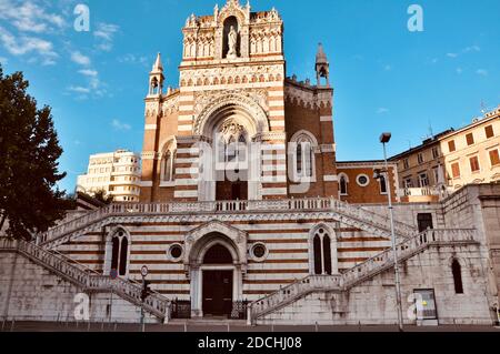 Kapuzinerkirche unserer Lieben Frau von Lourdes in Rijeka, Kroatien. Die Kirche ist ein einzigartiges Beispiel für Eklektizismus in Rijeka, sie wurde 1904-1929 erbaut Stockfoto