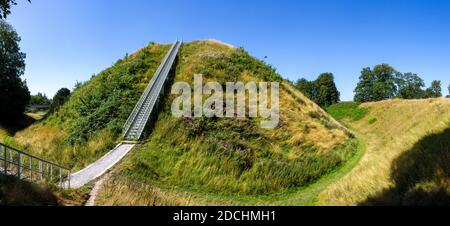 Panorama von Thetford Castle, einem mittelalterlichen motte und bailey Schloss in der Marktstadt Thetford in der Breckland Gegend von Norfolk, England. Stockfoto