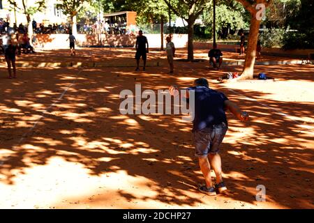 Pétanque im Dorf Le Tholonet in der Nähe von Aix-en-Provence, Frankreich Stockfoto