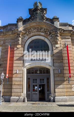 Eintritt in die historische Markthalle in Dresden, Deutschland Stockfoto