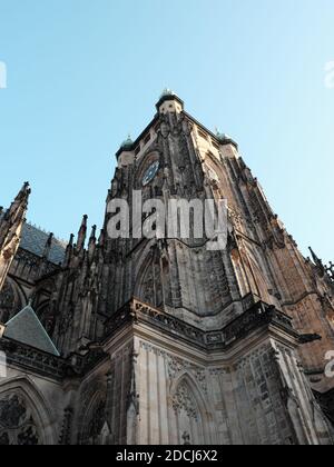 Die mittelalterliche gotische St.-Veits-Kathedrale in Prag. Stockfoto