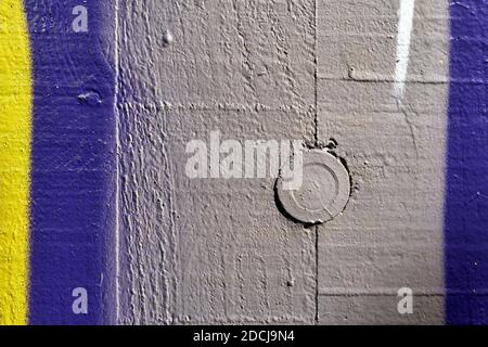 Mehrfarbige abstrakte Malerei an einer Wand Stockfoto