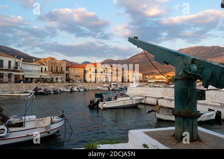 Mani, Griechenland - August 11 2020: Agios Nikolaos Dorf in der Nähe von Kardamyli, Peloponnes Stockfoto