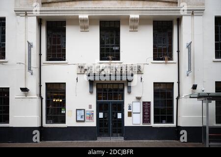 Eine allgemeine Ansicht des Gatekeeper Pub an der Westgate Street in Cardiff, Wales. Stockfoto