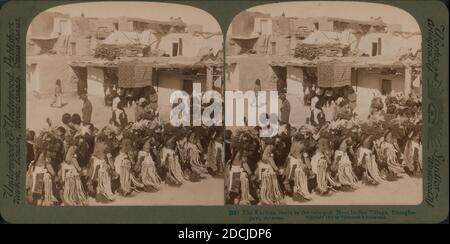 Der Kachina Tanz zum regengott, Hopi Indianerdorf, Shonghopavi, Arizona., Standbild, Stereographen, 1850 - 1930 Stockfoto