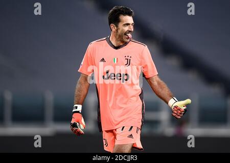 Turin, Italien. November 2020. TURIN, ITALIEN - 21. November 2020: Gianluigi Buffon vom FC Juventus reagiert während des Fußballspiels der Serie A zwischen dem FC Juventus und Cagliari Calcio. (Foto von Nicolò Campo/Sipa USA) Quelle: SIPA USA/Alamy Live News Stockfoto