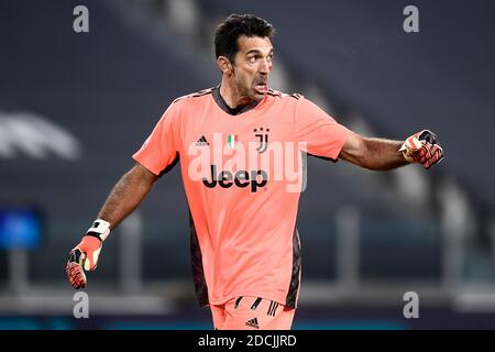 Turin, Italien. November 2020. TURIN, ITALIEN - 21. November 2020: Gianluigi Buffon vom FC Juventus reagiert während des Fußballspiels der Serie A zwischen dem FC Juventus und Cagliari Calcio. (Foto von Nicolò Campo/Sipa USA) Quelle: SIPA USA/Alamy Live News Stockfoto