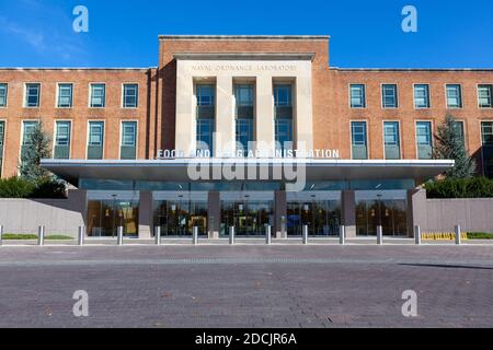 Silver Spring, MD, USA 11/10/2020: Außenansicht des Hauptsitzes der US Food and Drug Administration (FDA). Diese Bundesbehörde genehmigt Medikation Stockfoto