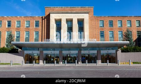 Silver Spring, MD, USA 11/10/2020: Außenansicht des Hauptsitzes der US Food and Drug Administration (FDA). Diese Bundesbehörde genehmigt Medikation Stockfoto