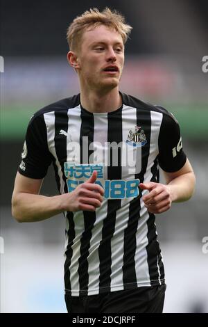 NEWCASTLE UPON TYNE, ENGLAND - NOVEMBER 21: Sean Longstaff (Newcastle) während des Premier League-Spiels zwischen Newcastle United und Chelsea im St. James Park am 21. November 2020 in Newcastle upon Tyne, Großbritannien. Sportstadien in ganz Großbritannien unterliegen aufgrund der Coronavirus-Pandemie weiterhin strengen Beschränkungen, da staatliche Gesetze zur sozialen Distanzierung Fans innerhalb von Veranstaltungsorten verbieten, was dazu führt, dass Spiele hinter verschlossenen Türen gespielt werden. (Foto nach MB-Medien) Stockfoto